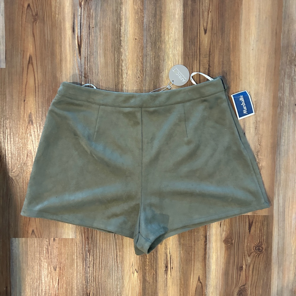 APRICOT Olive Green Casual Shorts